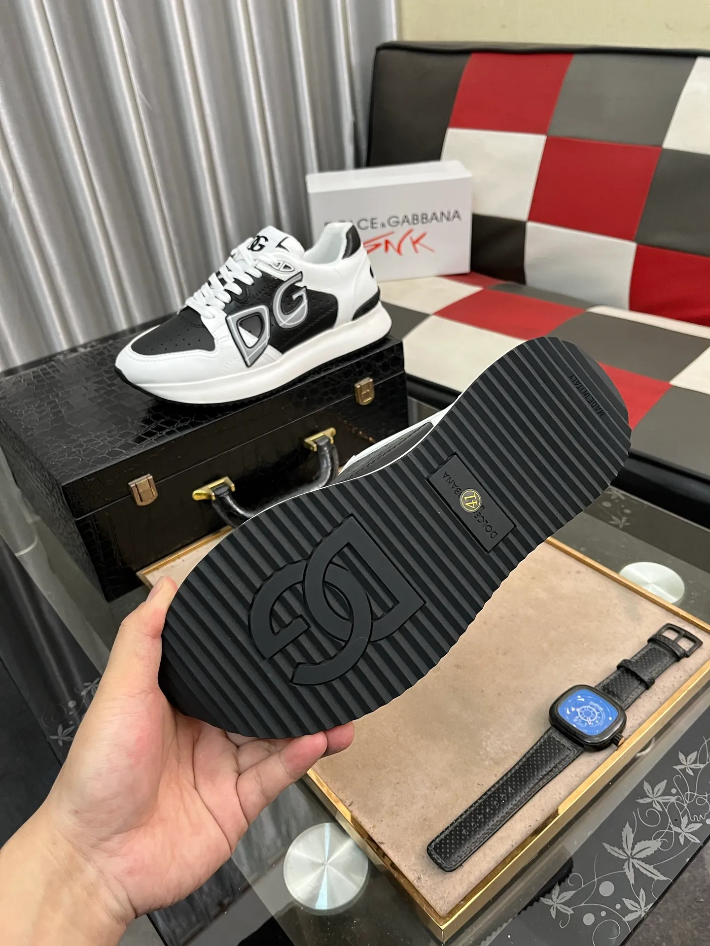 Men's men's shoes💰500⌚️⌚️New Dolce & Gabbana/top original DG heavy industry series, new casual fashion shoes👟Simple and elegant style, fashionable and exclusive👑Fashionable and generous. Upper: Original first-layer calfskin, comfortable sheepskin lining. Original special electroplated combination outsole, exquisite and luxurious, super A level! Compared with the genuine product at the counter, the version is no worse at all💕Size: 38-46